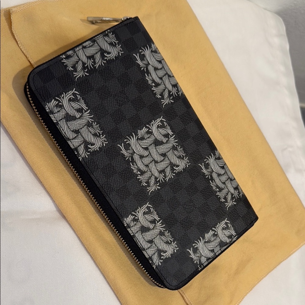 Louis Vuitton X Christopher Nemeth Damier zippy organizer Wallet